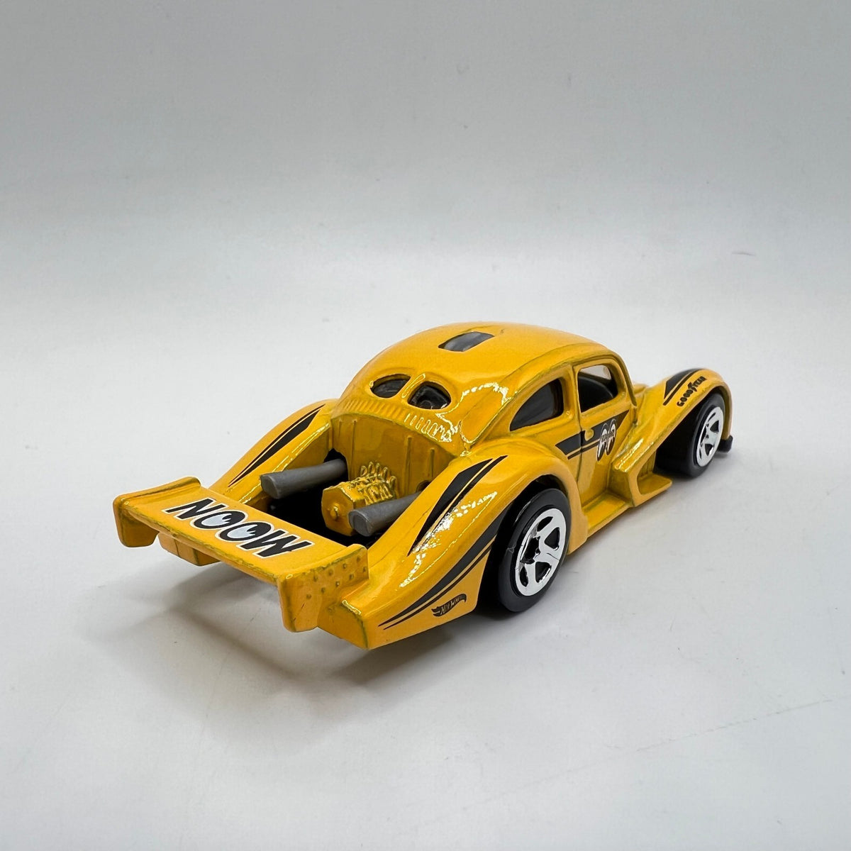 Hot Wheels Volkswagen Kafer Racer Yellow Mooneyes LOOSE 1/64