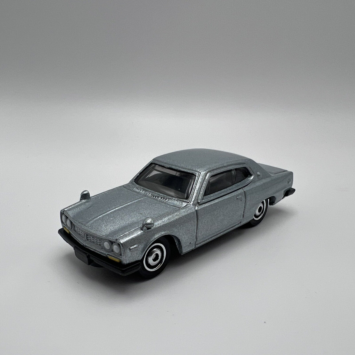 MATCHBOX - 1971 '71 NISSAN SKYLINE 2000GT-X 2000 GTX - Silver - Loose