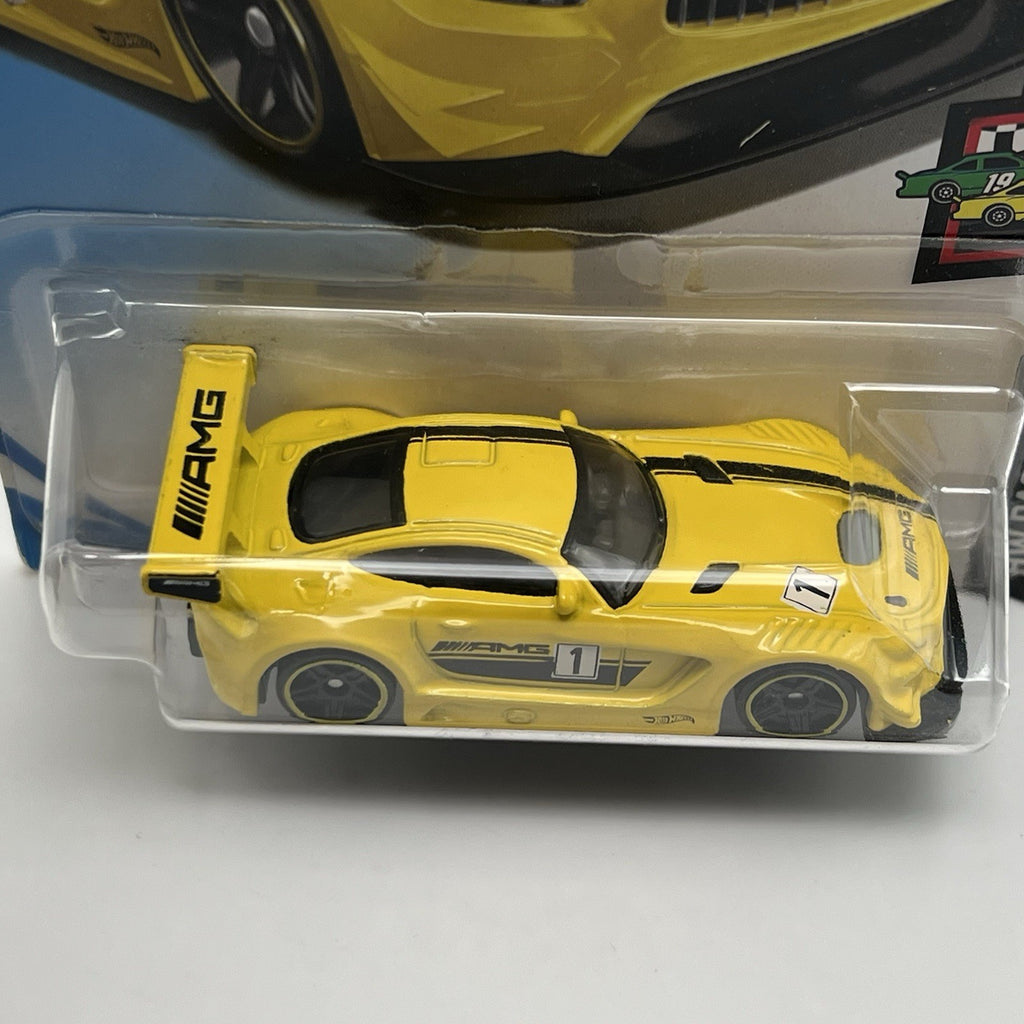Hot wheels '16 Mercedes-Benz-AMG GT3 Yellow #74 74/250 2019 HW Race Day