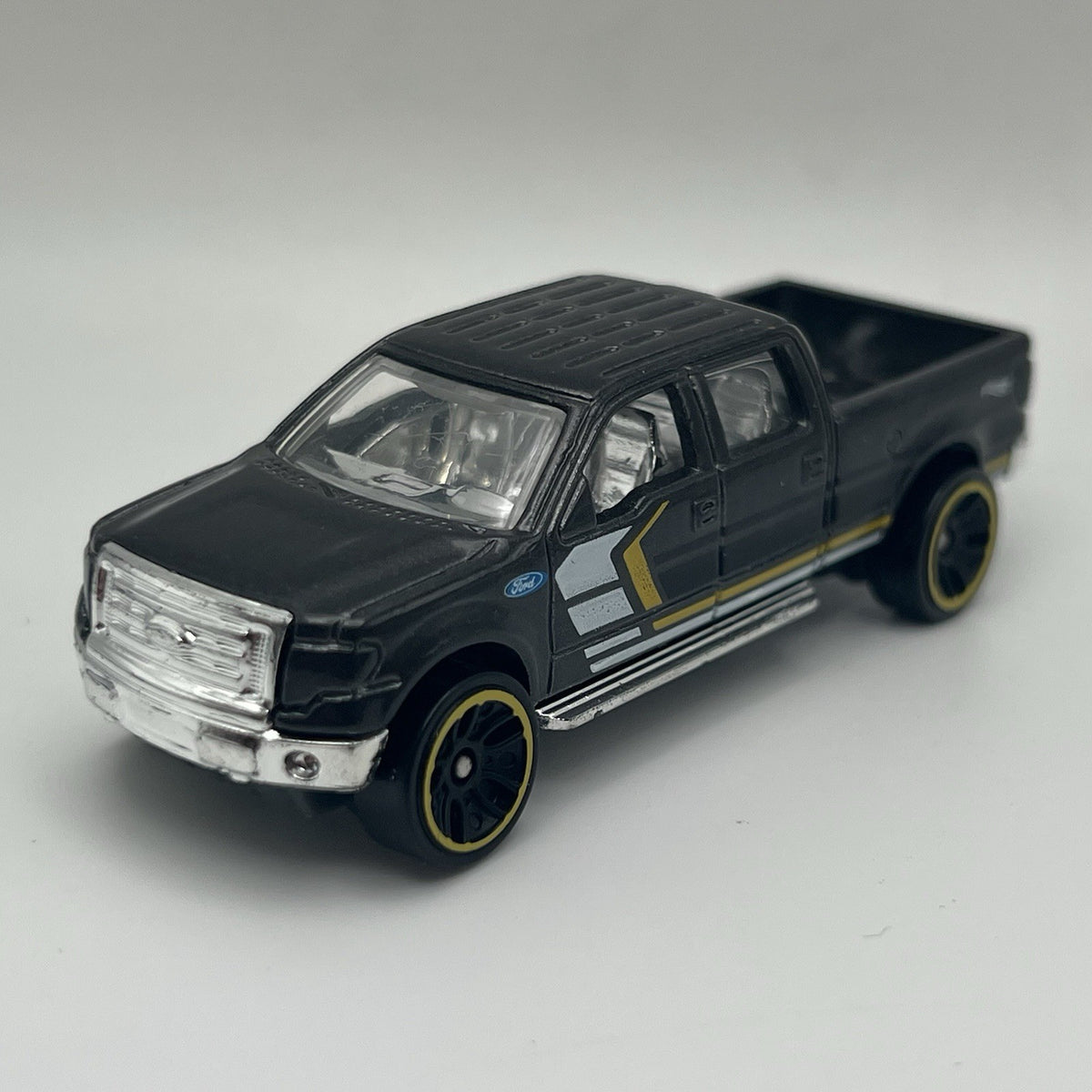 LOOSE Hot Wheels HW Hot Trucks '09 Ford F-150 Pickup Truck Black Die Cast