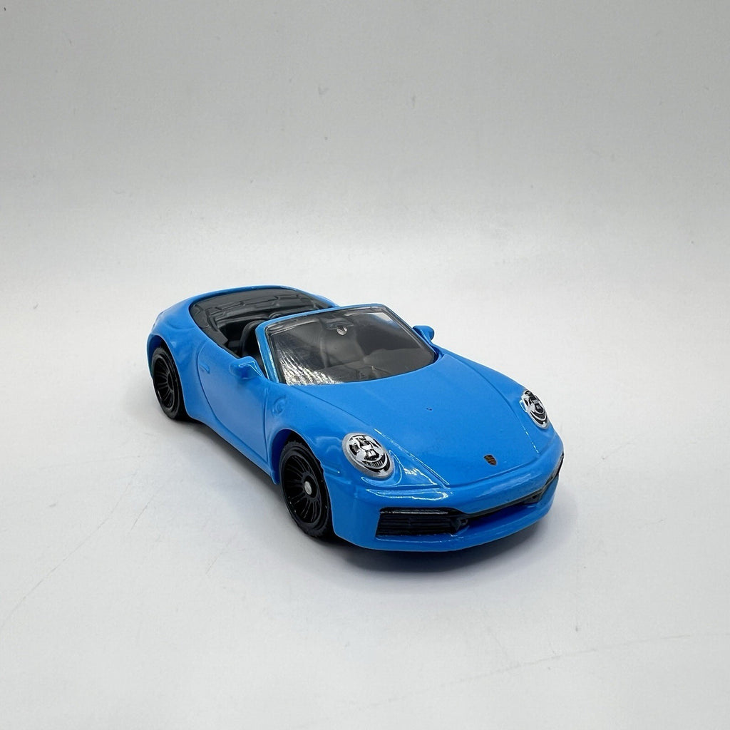 PORSCHE 911 CARRERA CABRIOLET Diorama Collectible DieCast Model Car 1:64 LOOSE