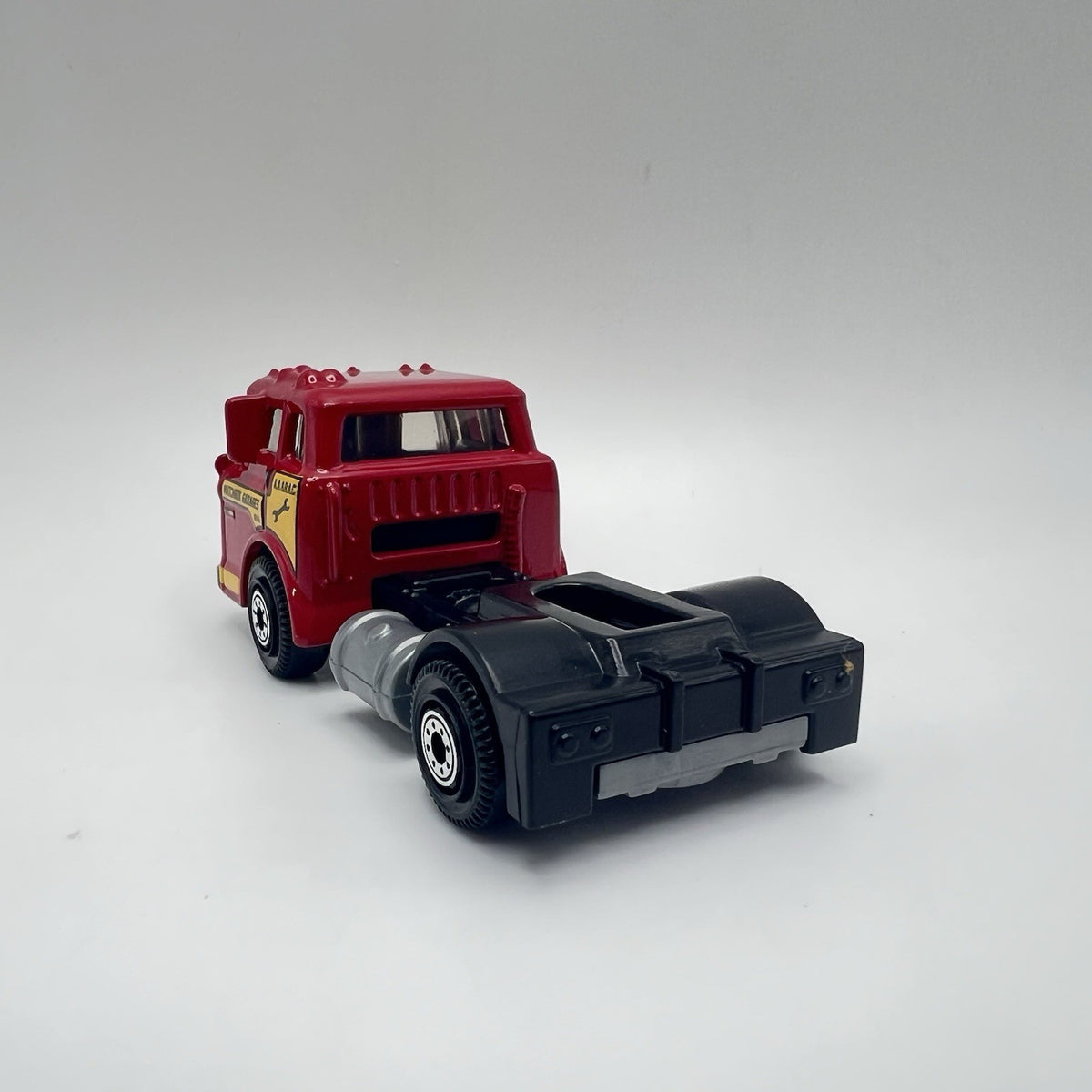 1965 65 Ford C900 Connect Collectible 1/64 Scale Diecast Diorama Model
