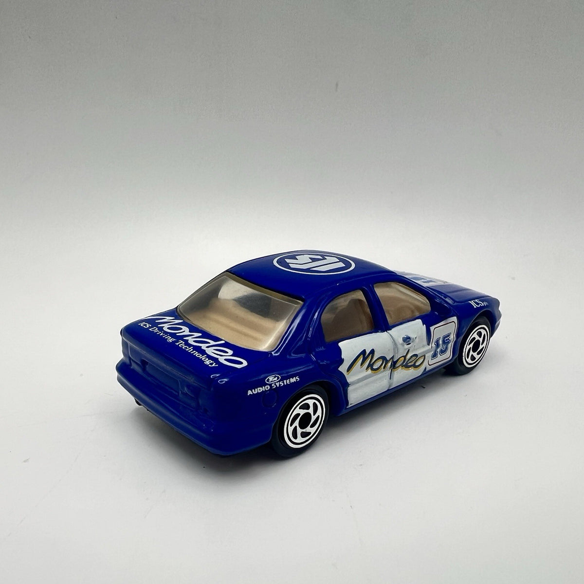 Matchbox 1995 Ford Mondeo #40 Blue Race Car Vintage Die Cast Super Fast Series