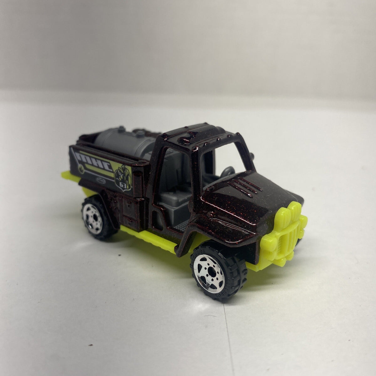 Matchbox Foam Fire Truck Vehicle 2001 Toy Glitter Maroon Red and Yellow Base