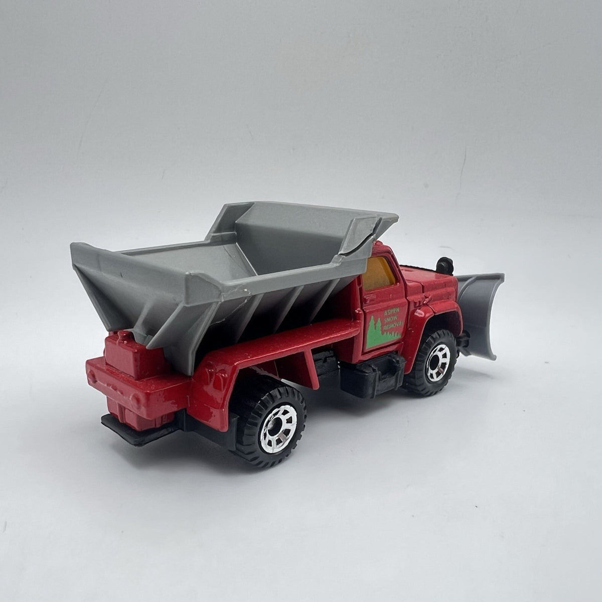 Matchbox 1990 Chevrolet Highway Maintenance Truck Aspen Snow Removal Toy
