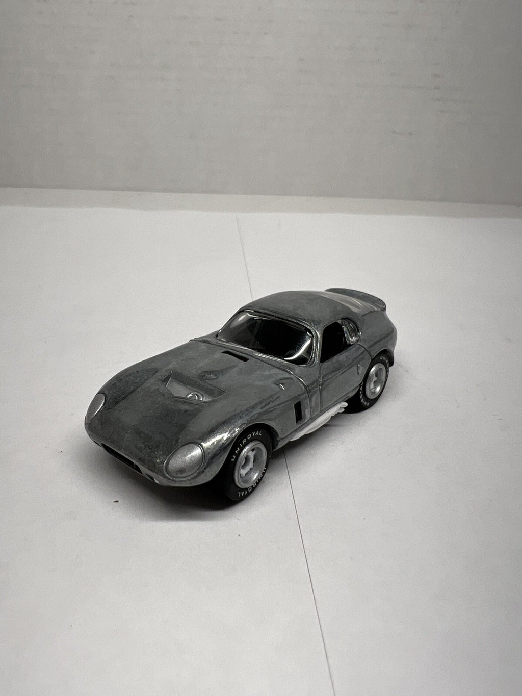 2007 MFG. Johnny Lightning Limited 1965 Shelby Cobra Daytona Classic gold