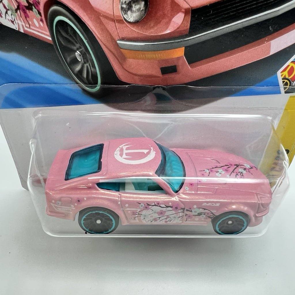 Hot Wheels Datsun 240z Pink 4/10 Art Cars 62/250 Cherry Blossom