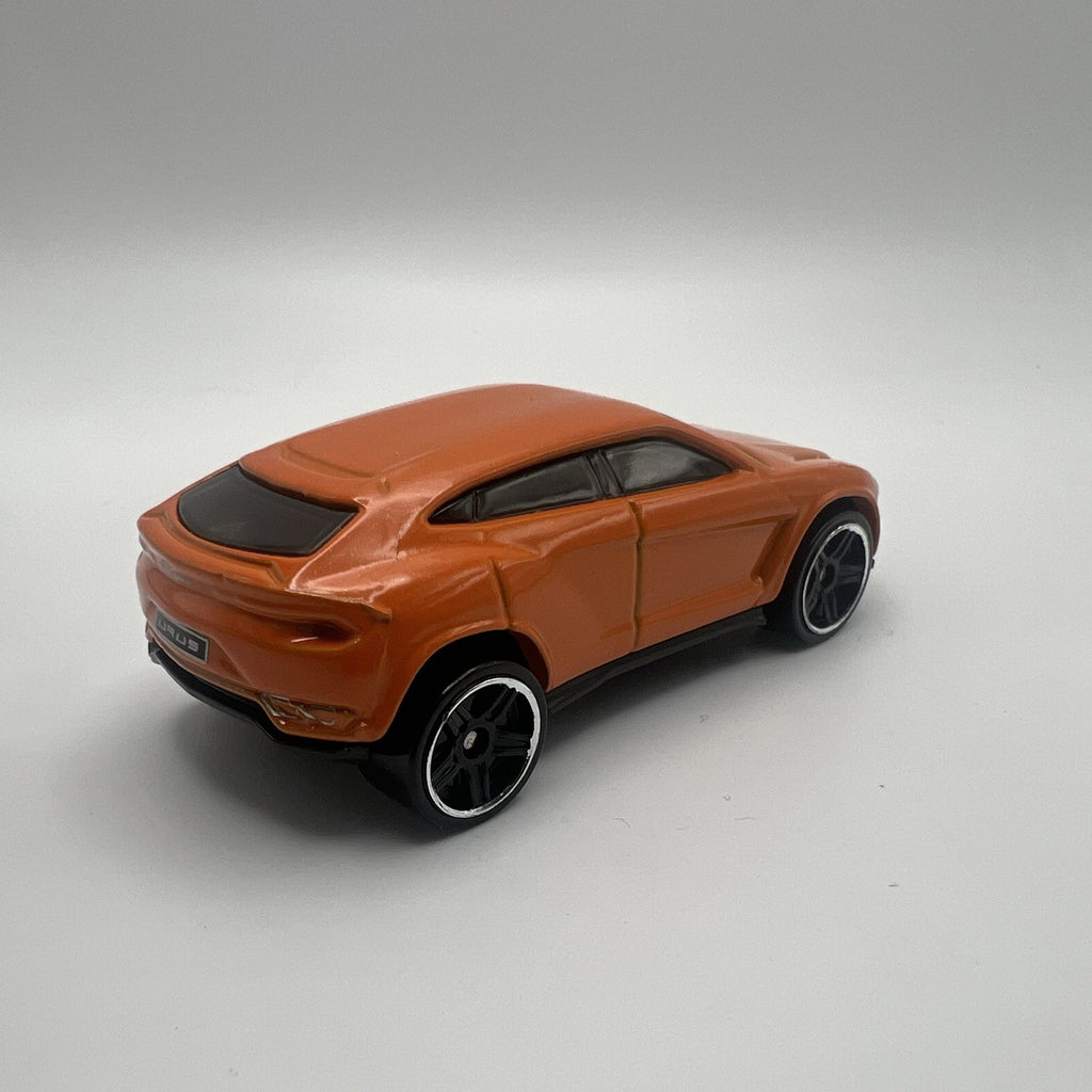 2012 12 Lamborghini Urus Concept Collectible 1/64 Scale Diecast Model