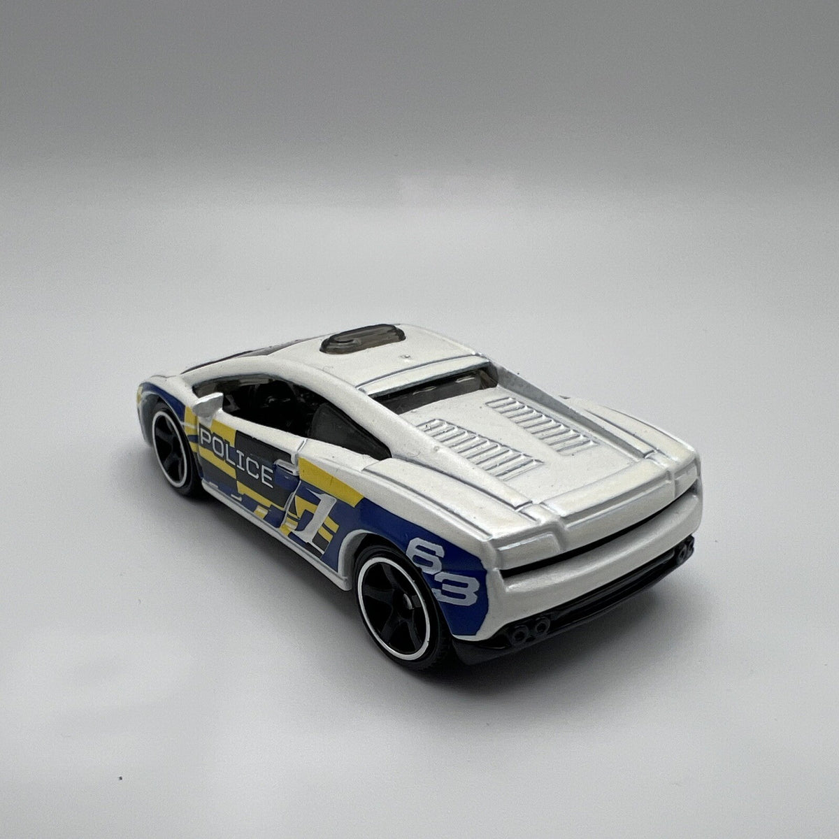 Matchbox Lamborghini Gallardo LP560-4 Police 1:64 Scale Diecast Car