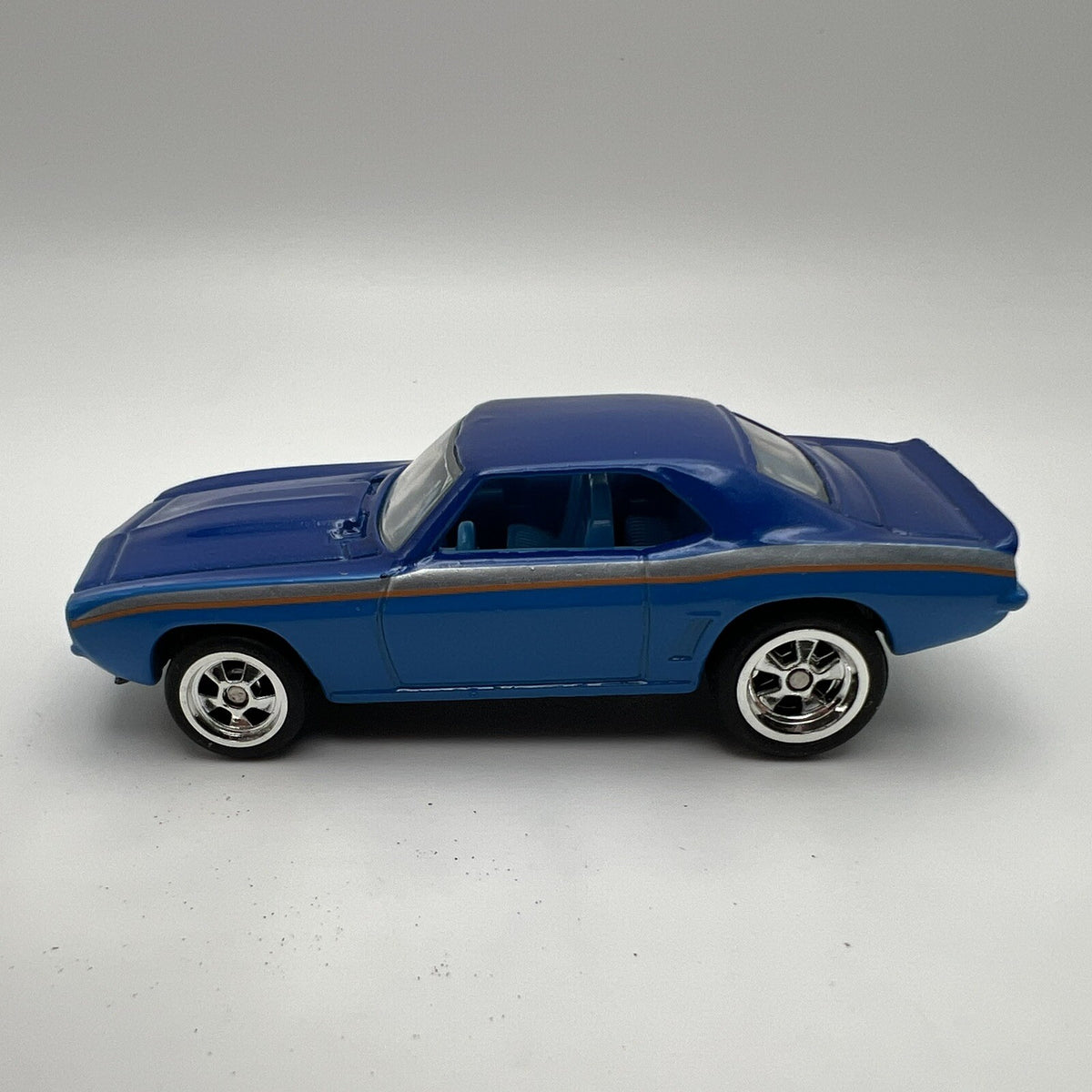 Hot Wheels Loose Larry's Garage Blue With Blue Interior '69 Chevy Camaro