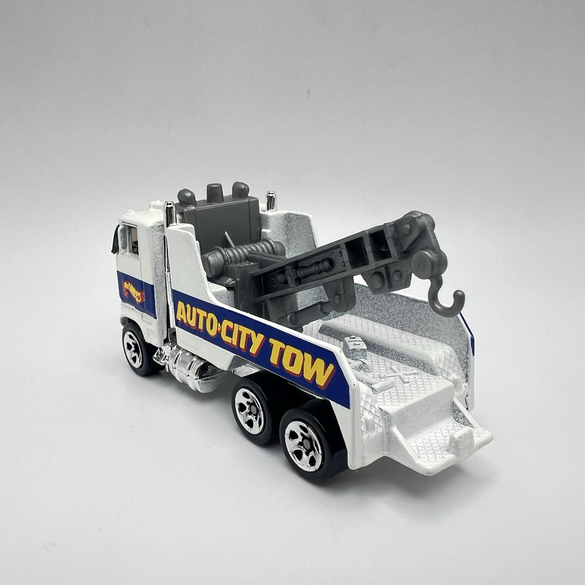 Vintage Hot Wheels 1981 Auto-City Tow Truck White Diecast Vintage Truck