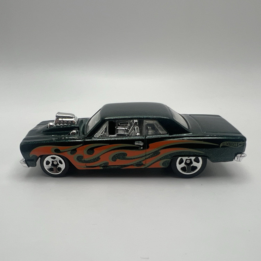 1964 64 Chevy Chevelle SS Collectible 1/64 Scale Diecast Diorama Model