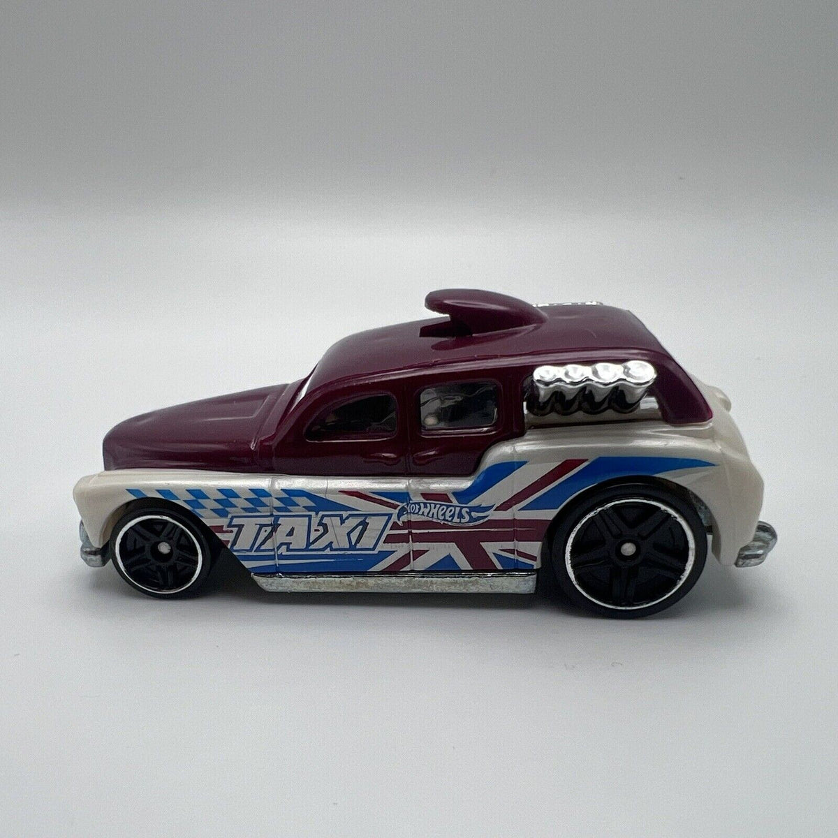 HOT WHEELS 1/64 COCKNEY CAB II British Theme Loose