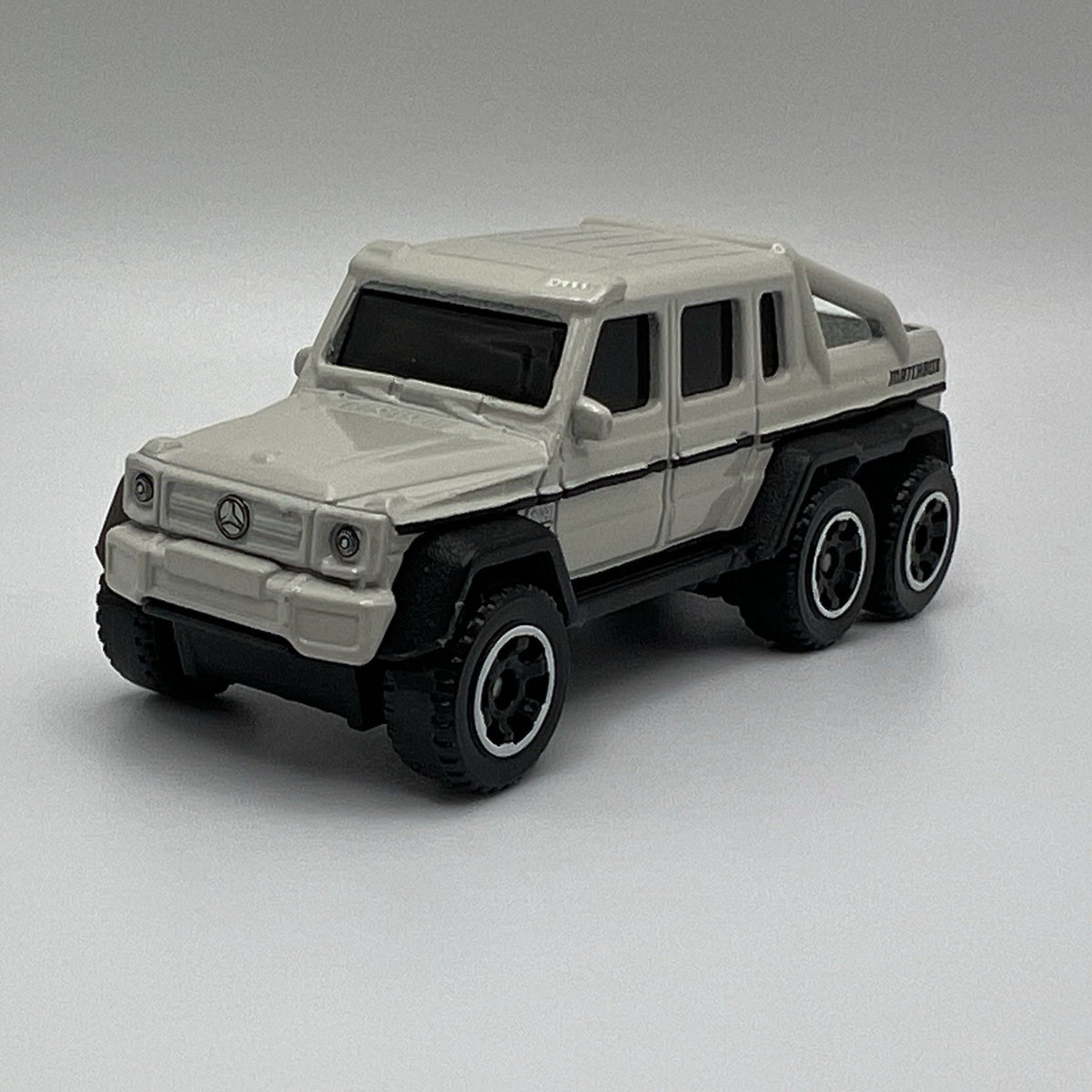 2017 Matchbox #91 Mercedes-Benz G63 AMG 6x6 Beige White MBX Explorers 1:64