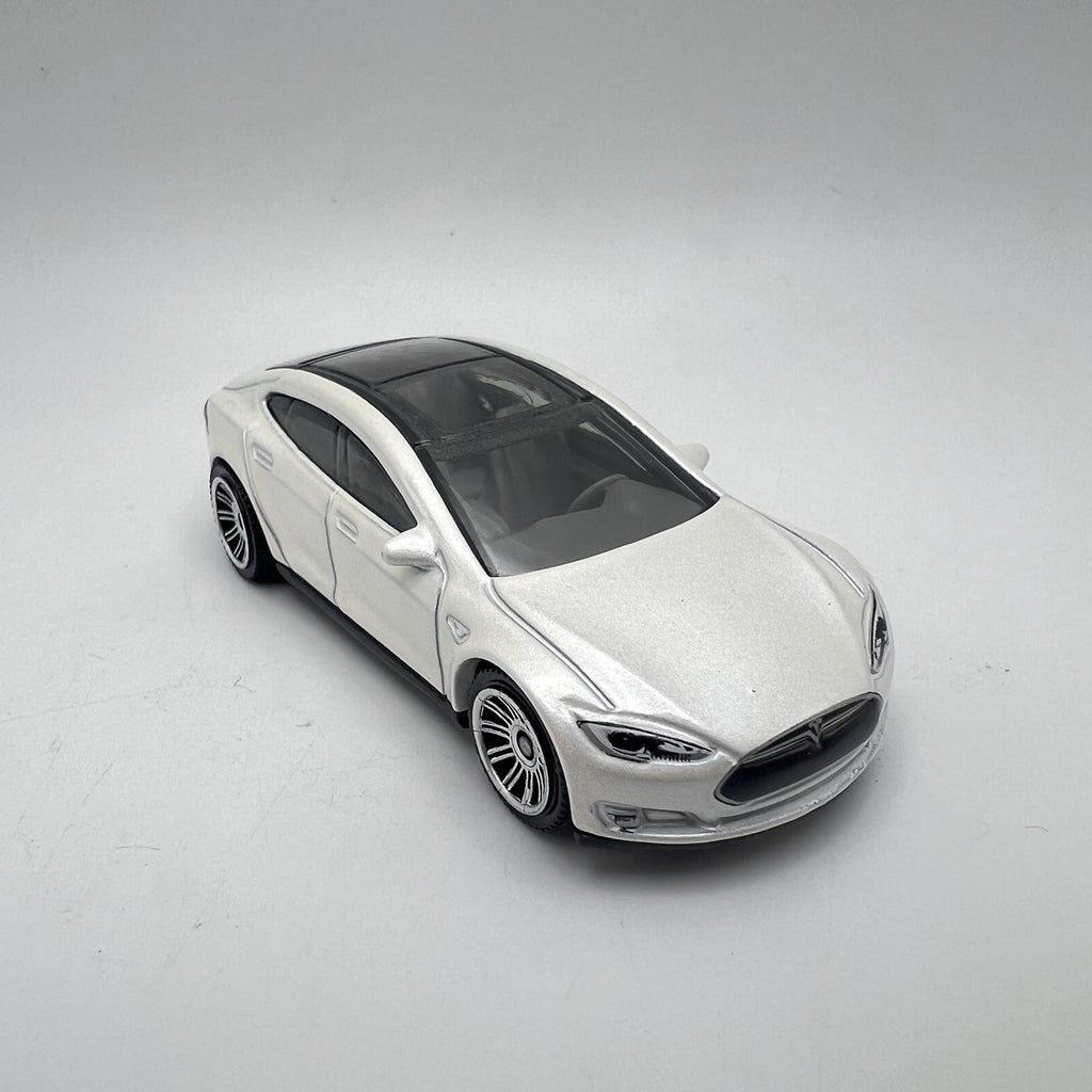 Matchbox Tesla Model S - 2015 Casting w/ 10 Spoke Wheels (2016 MBX Basic)