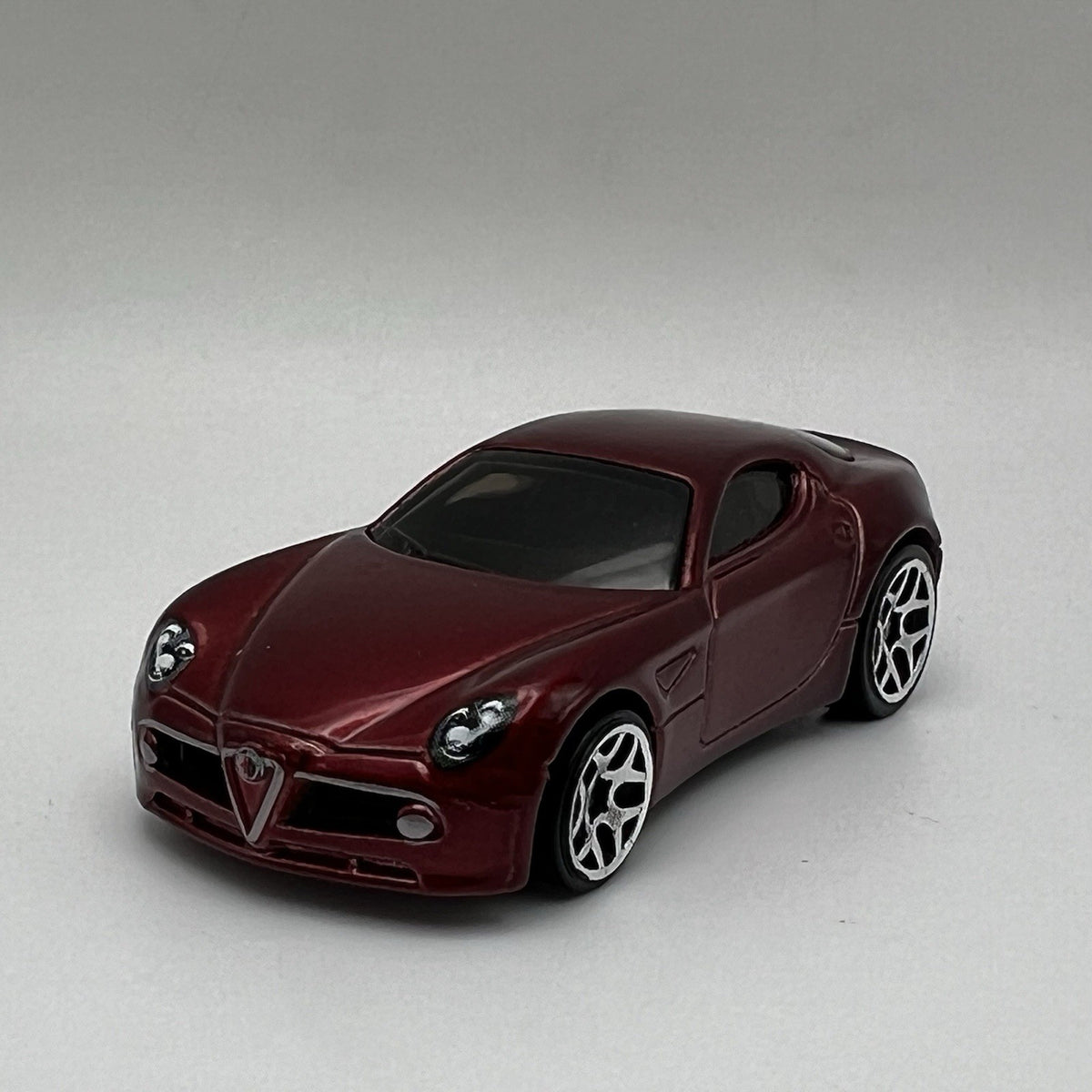 HOT WHEELS ALFA ROMEO 8C COMPETIZONE RED METALLIC 2013 Loose