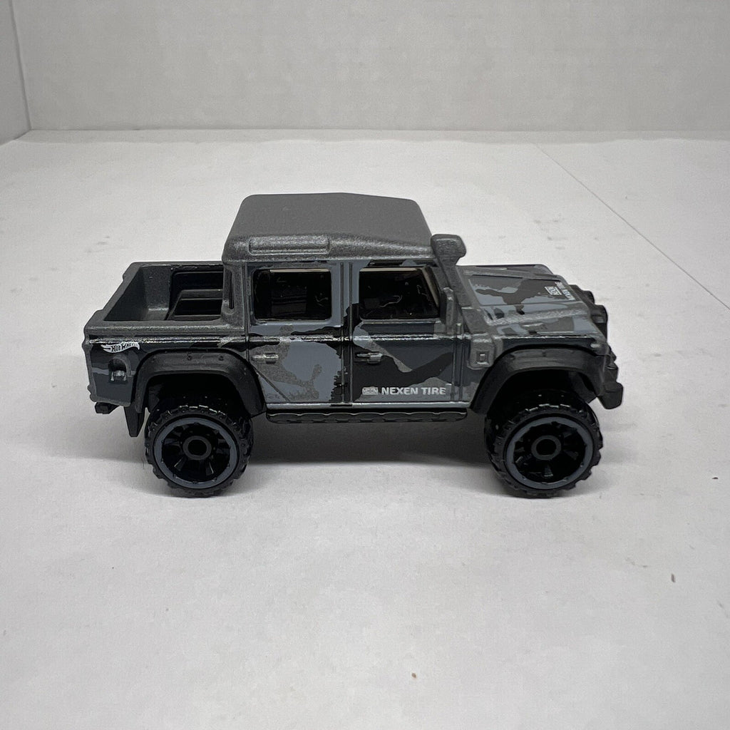 2018 Hot Wheels Loose Gray ‘15 Land Rover Defender Double Cab