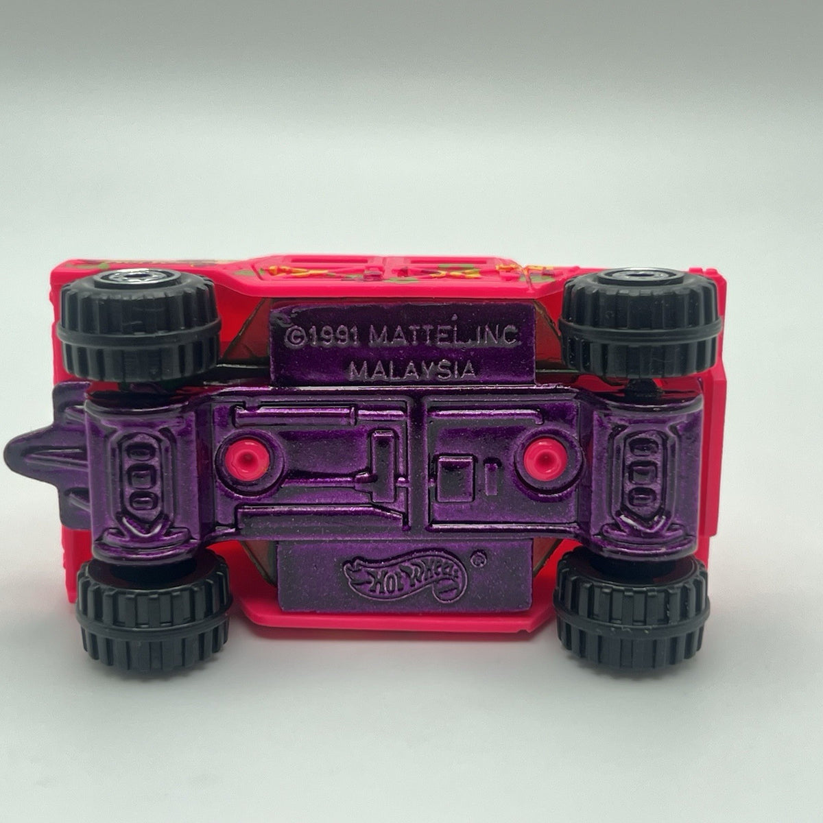 HOT WHEELS 1:64 1995 HUMMER #396 PINK BOD MOD BIG TIRES MINT MALAYSIA
