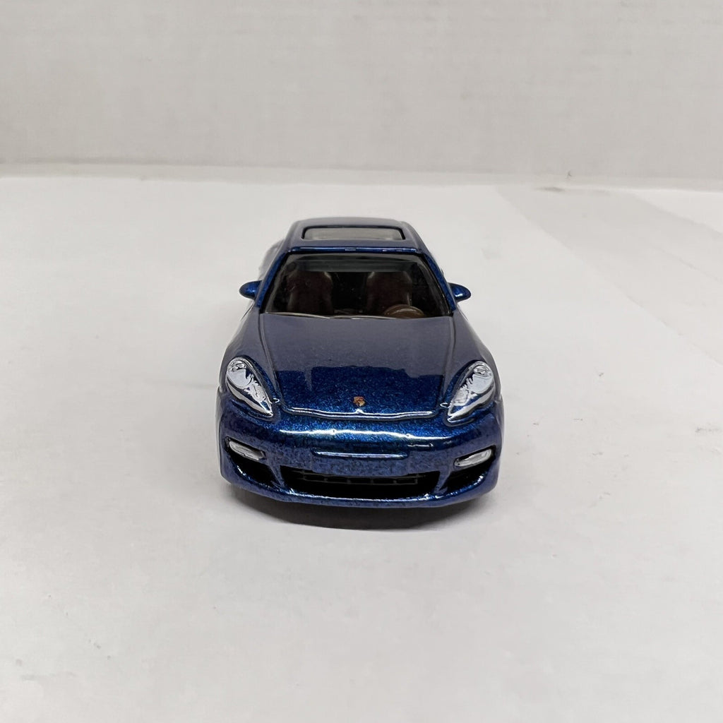 Matchbox  PORSCHE PANAMERA    Blue metallic paint