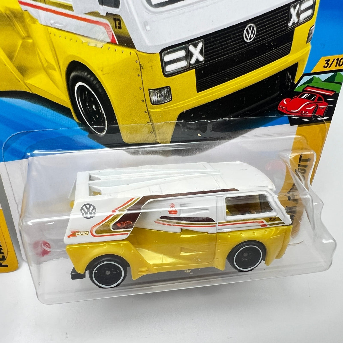 Hot Wheels VW T3 Custom Lot of 2 Blue & Yellow Peak Pursuit 3/10 200/250