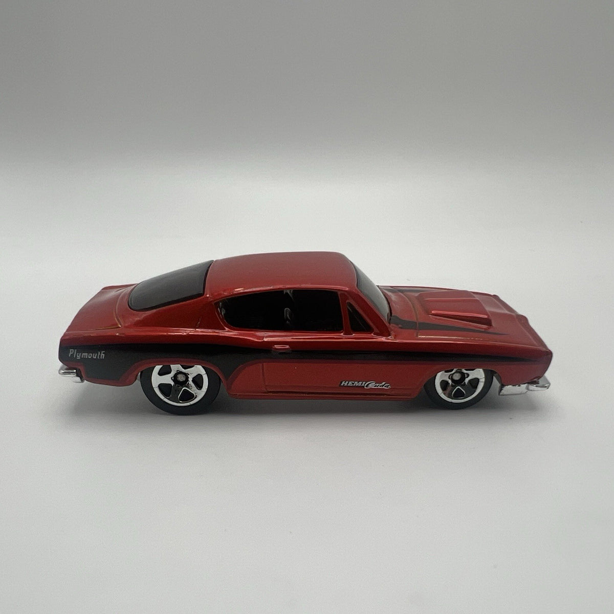 HOT WHEELS 1968 PLYMOUTH HEMI CUDA AMERICAN MUSCLE CAR ADULT COLLECTIBLE DIECAST