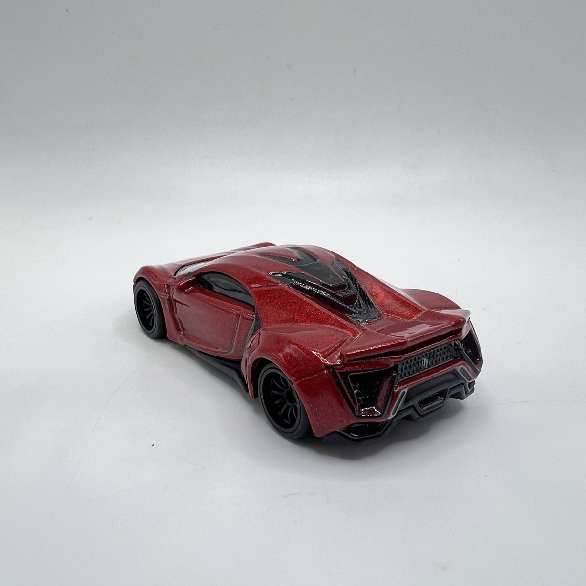 Hot Wheels W Motors Lykan HyperSport Red Fast & Furious Premium Real Riders