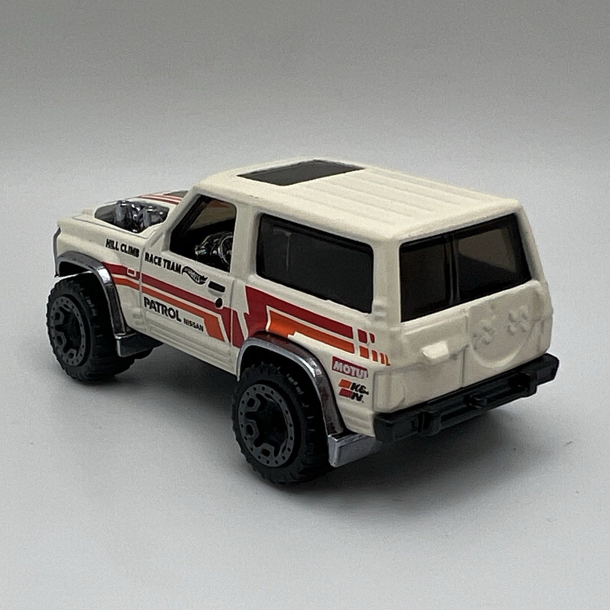Hot Wheels Nissan Patrol Custom Off White 1:64 Diecast Diorama Model SUV #20