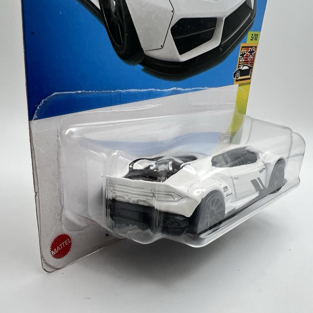 Hot Wheels HW Exotics 3/10 LB-Works Lamborghini Huracan Coupe 172/250 White
