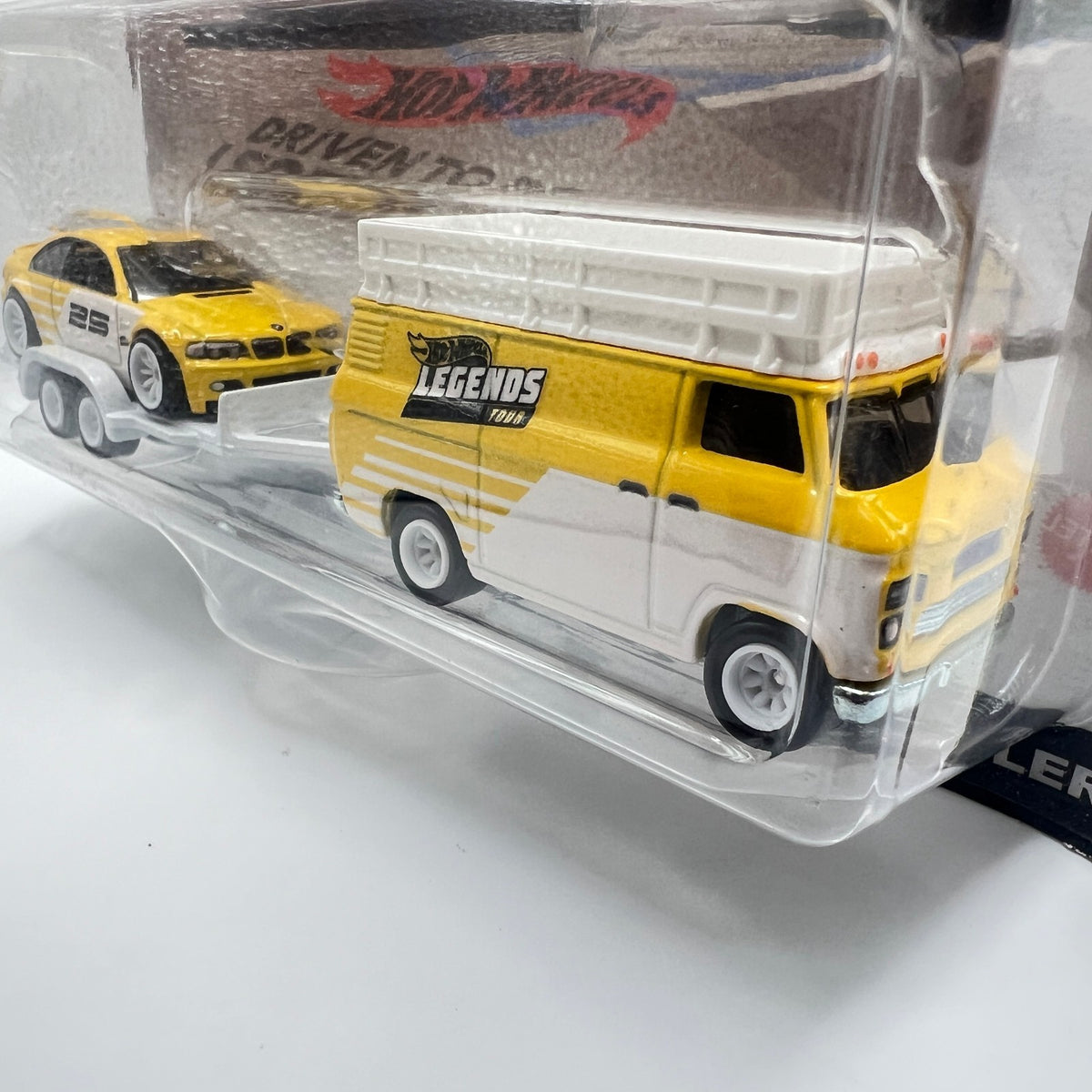 Hot Wheels Team Transport BMW M3 Rally Hauler Legends Tour Yellow