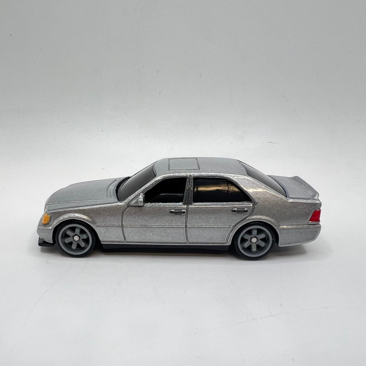 Hot Wheels Mercedes-Benz 500 SEL W140 Silver Real Riders LOOSE 1/64