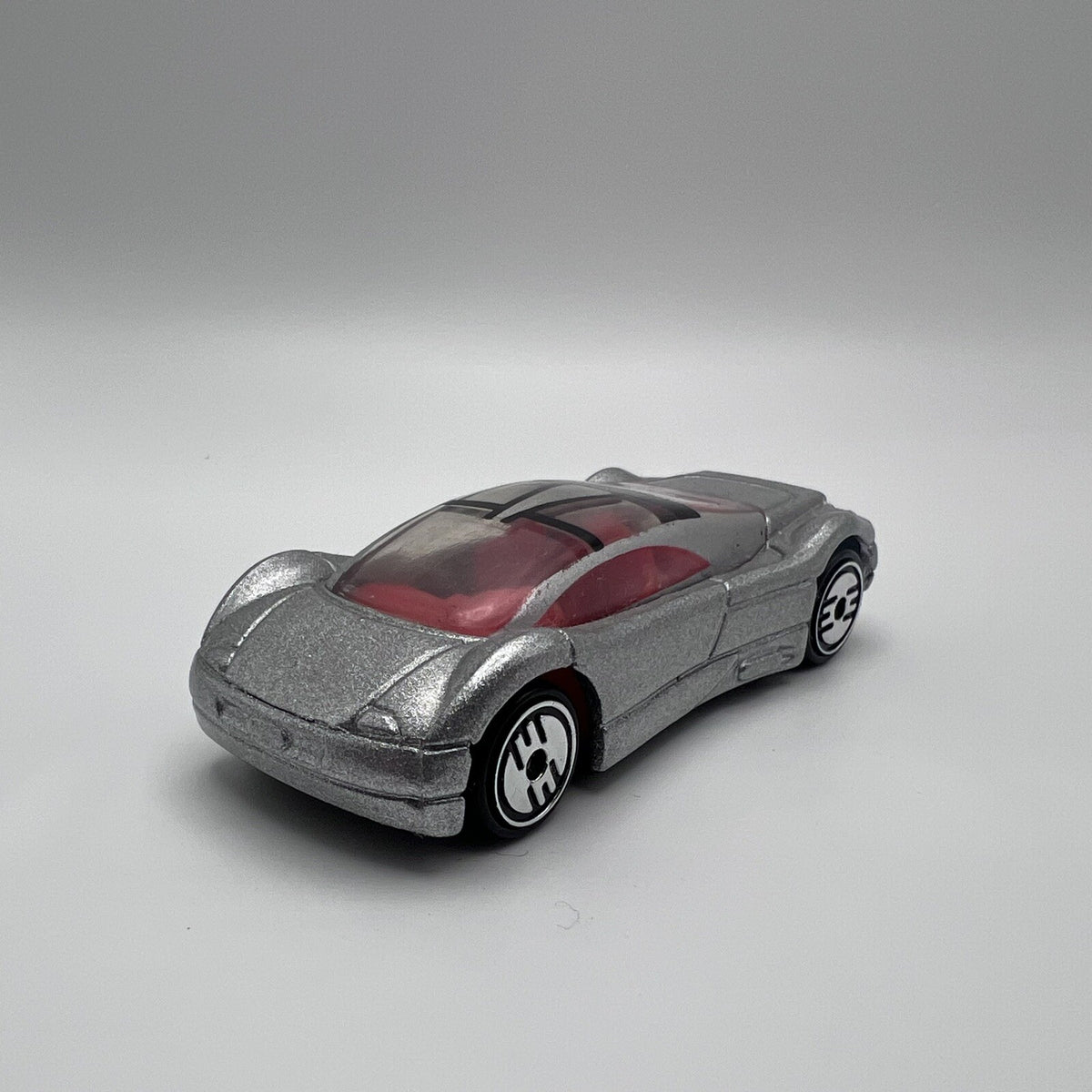1992 Hot Wheels Audi Avus Quattro Ultra Hots Silver Diecast Toy Car