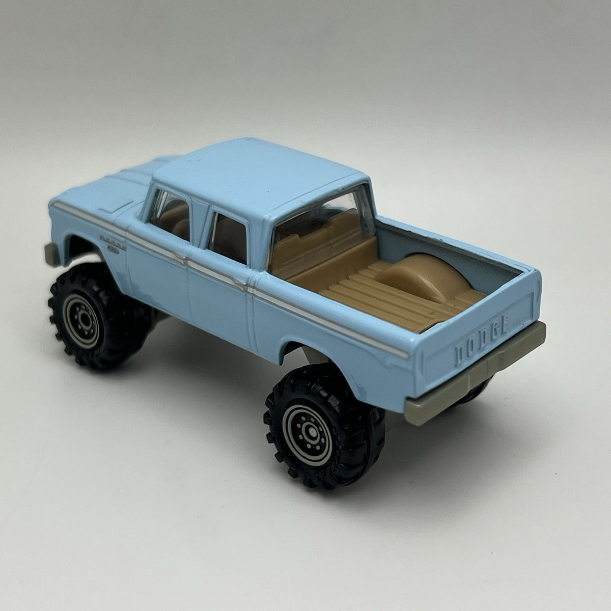 1968 68 Dodge D200 Pickup Truck Collectible 1/64 Scale Diecast Collector Car