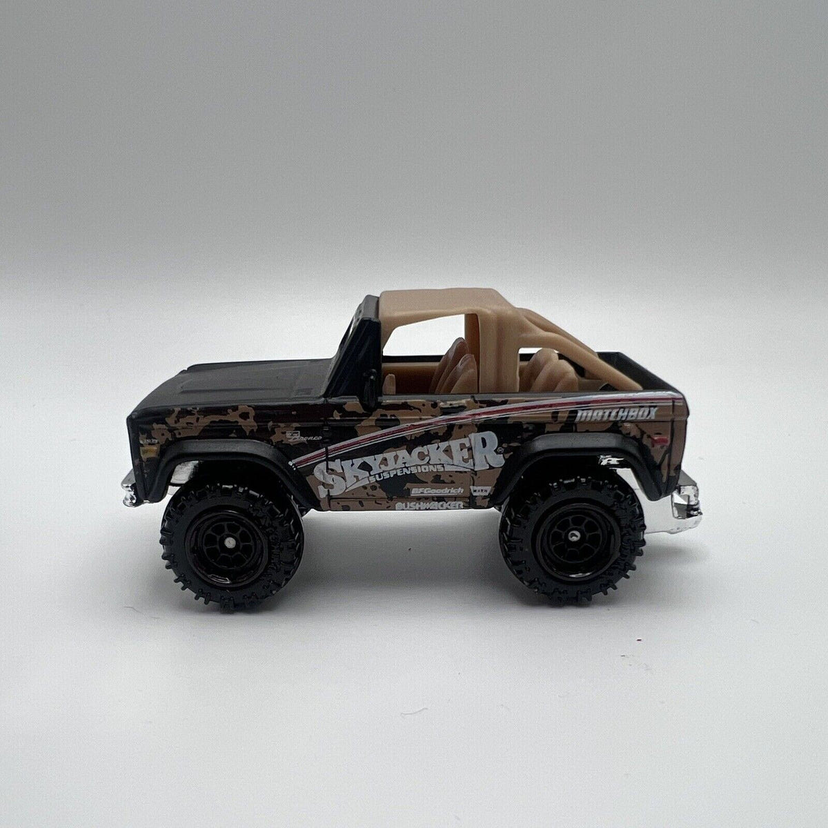 2024 Matchbox Ford Bronco 4x4 - Camo - Skyjacker Suspensions - Loose
