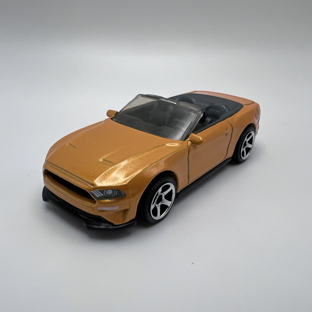Matchbox MBX Road Trip 1/20 (2018) '18 Ford Mustang Convertible Yellow Car 4/100