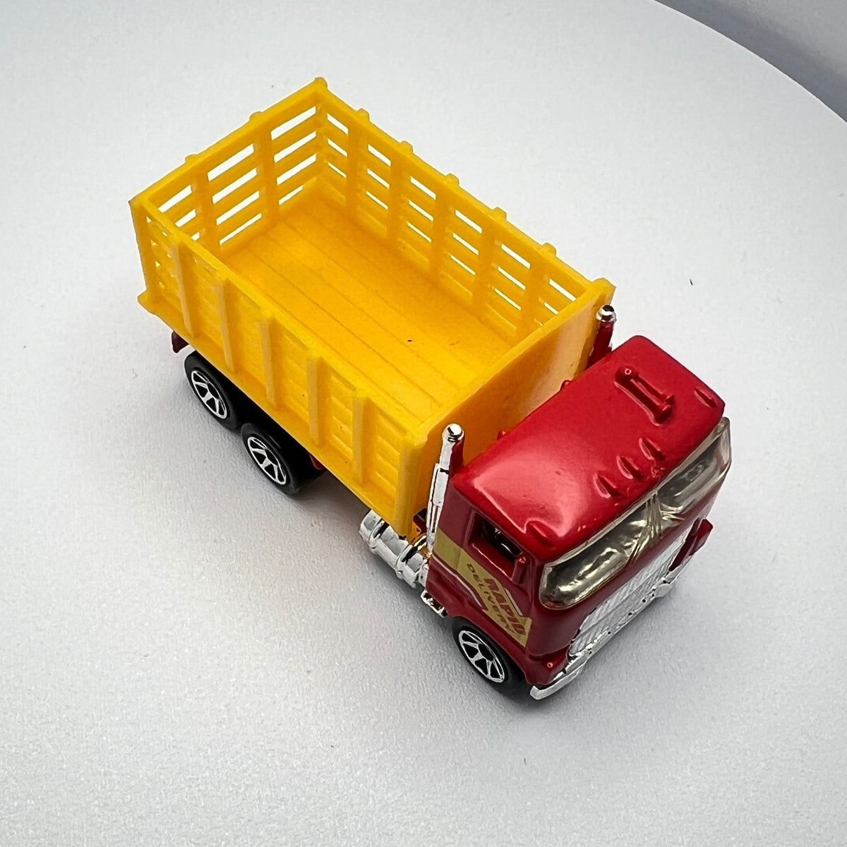 Hot Wheels Stake Bed Truck Red Yellow Rapid Delivery LOOSE 1/64