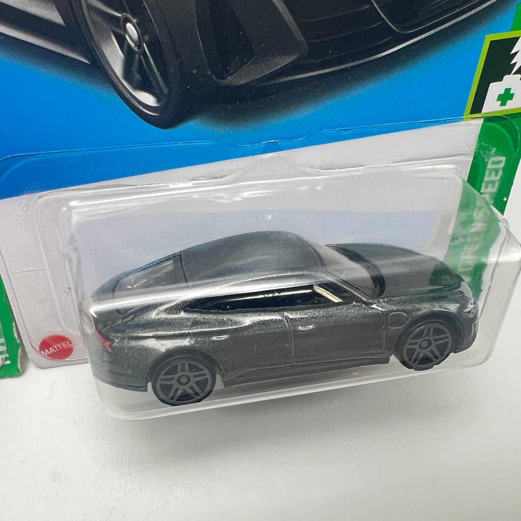 Hot Wheels Audi RS e-tron GT Lot of 2 Red + Gray 176/250 HW Green Speed 5/5