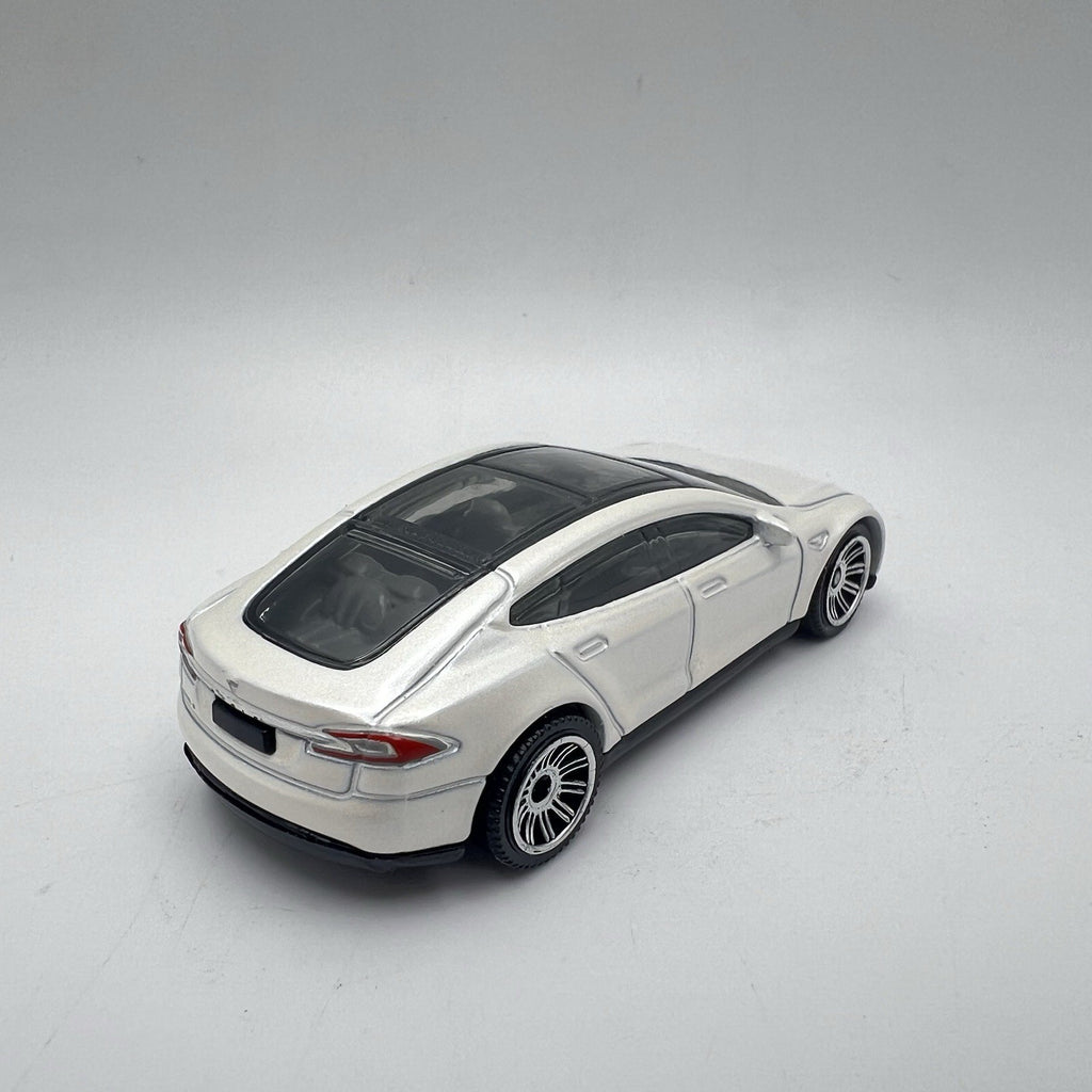 Matchbox Tesla Model S - 2015 Casting w/ 10 Spoke Wheels (2016 MBX Basic)