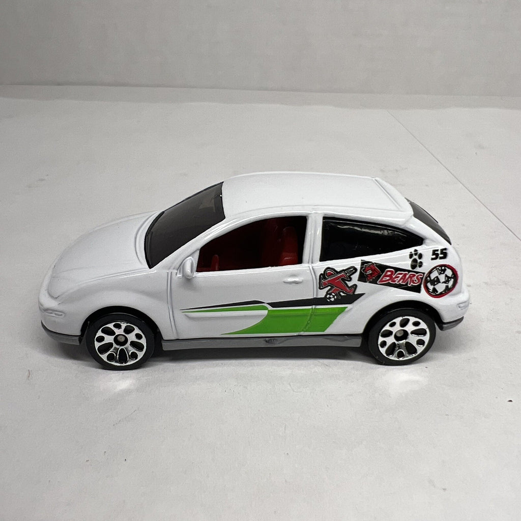 MATCHBOX White FORD FOCUS 2DOOR CAR Bears Scoccer#55 - SCALE 1/57 -1999