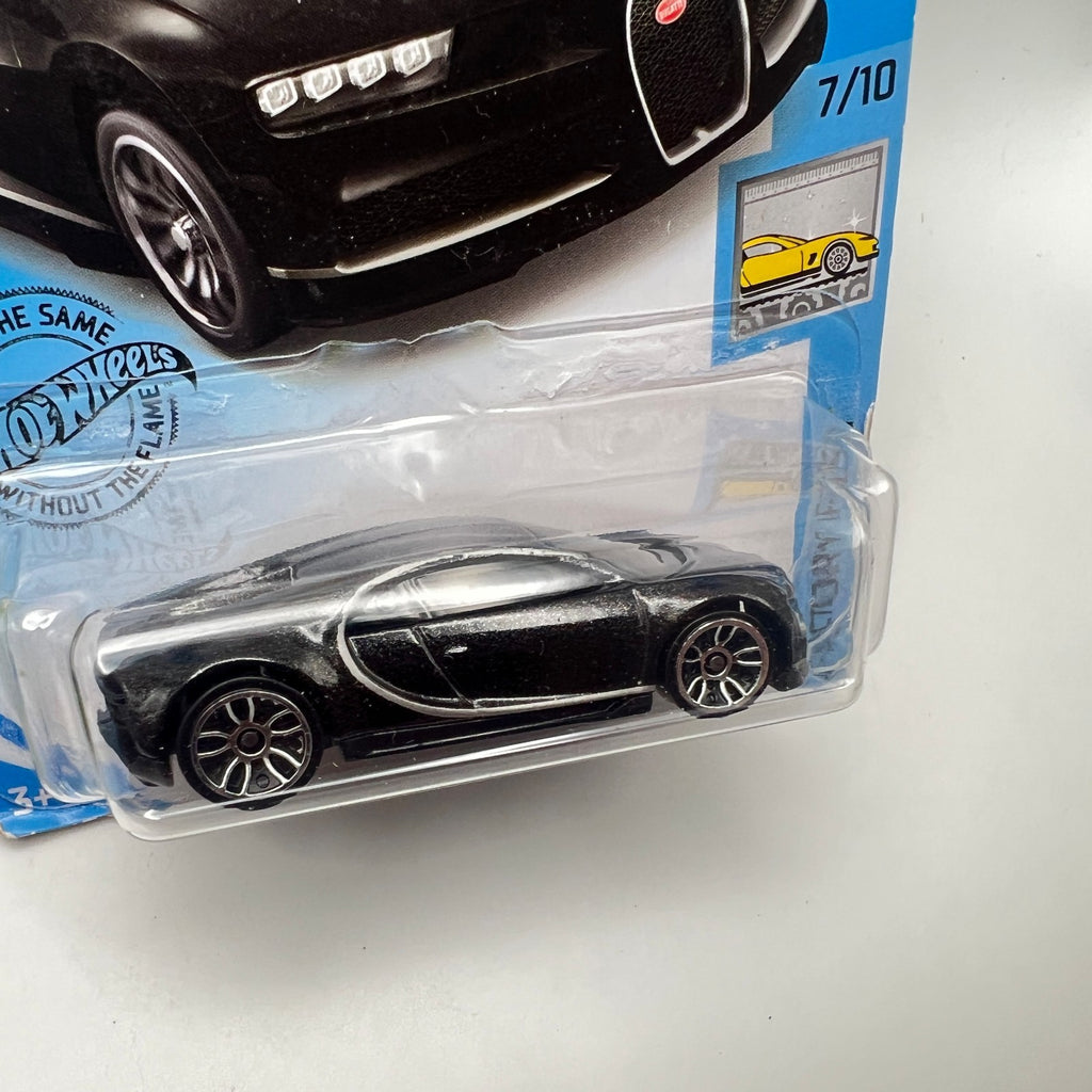 Hot Wheels '16 Bugatti Chiron Lot of 2 Blue 236/250 HW Month + Black 89/250