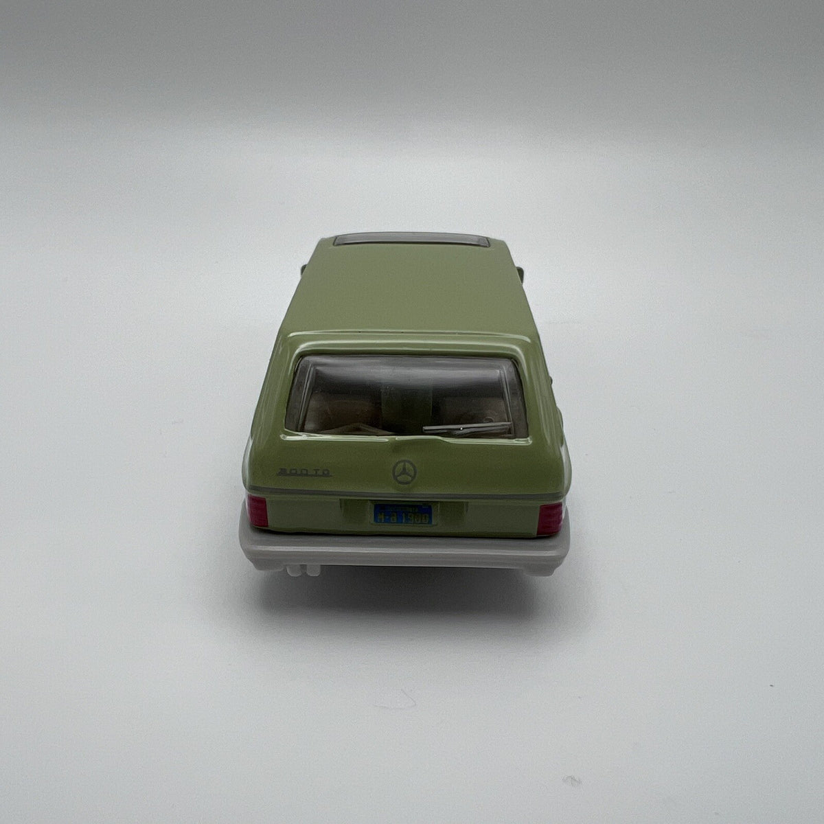 2019 Matchbox #03 MBX Road Trip '80 Mercedes-Benz W123 Wagon Light Green 1:64 NM