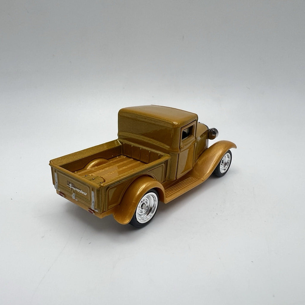 1932 32 Ford Pickup Collectible 1/64 Scale Diecast Diorama Model