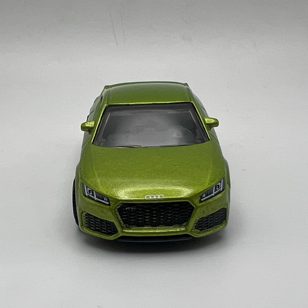 2019 19 Audi TT RS Coupe Coupé Collectible 1/64 Scale Diecast Diorama Model
